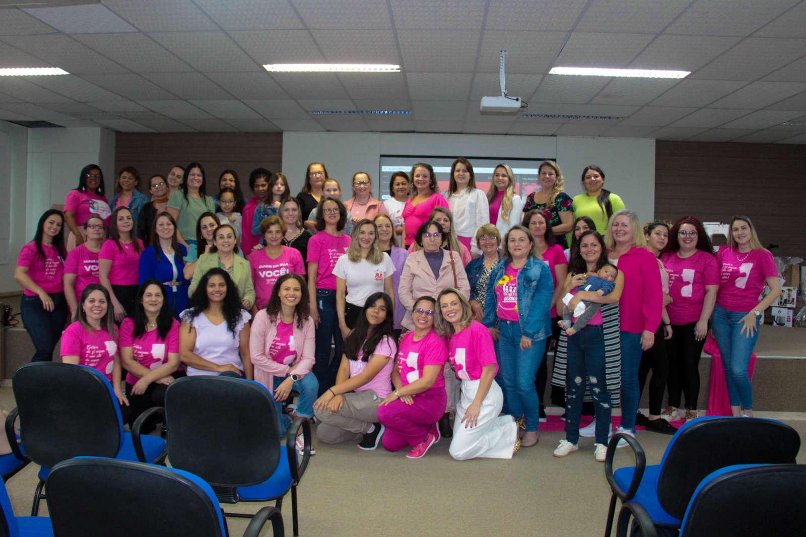 'Outubro Rosa' Sintrivest emociona e conscientiza mulheres sobre força e autocuidado