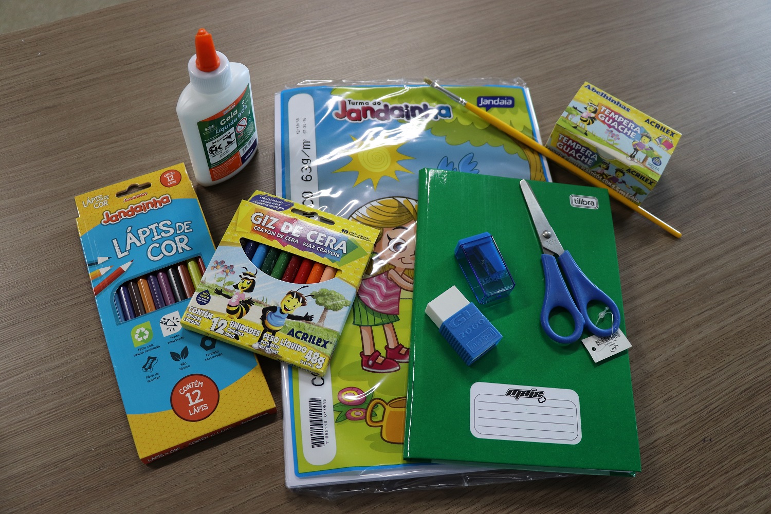 Foto Sintrivest inicia distribuição de kits escolares para associados 
